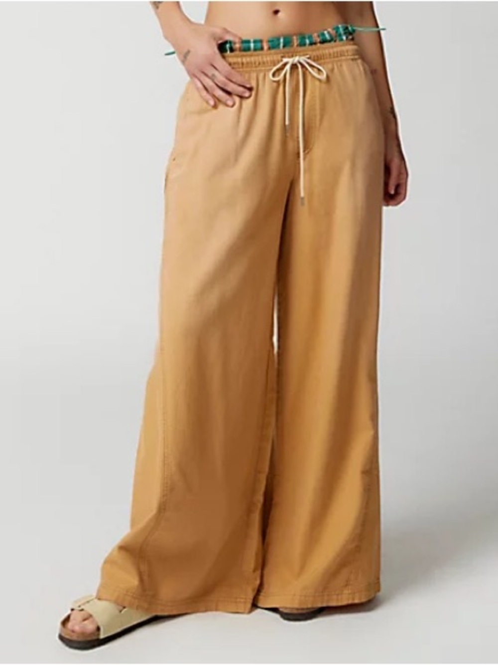 Urban Outfitters BDG Adriane Pull On Wide Leg Jean : Small